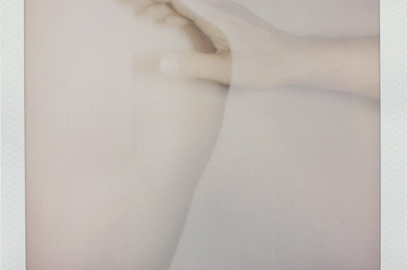 <b> VALENTINA FERRARI </b> | POLAROID – TRITTICO SUL CORPO E LA NATURA